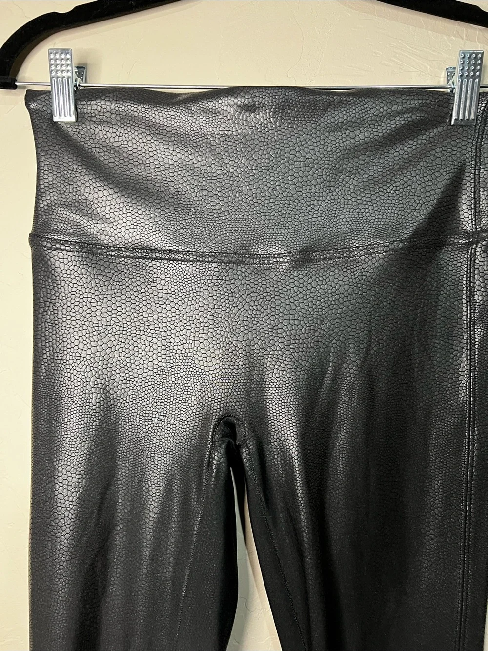 Spanx‎ Faux Leather Matte Snake Textured Leggings